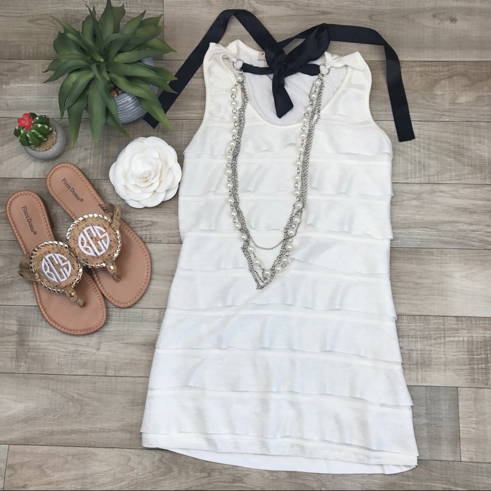 Twenty one ruffle tank with necklace size S